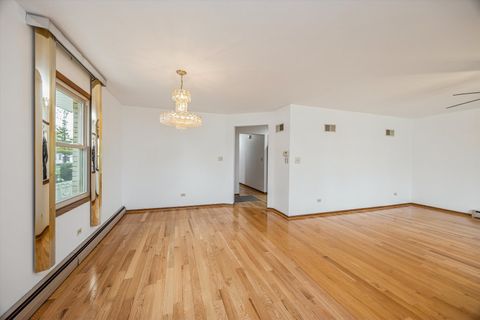 Tiny photo for 4230 Prairie Avenue, Brookfield, IL 60513 (MLS # 12610779)