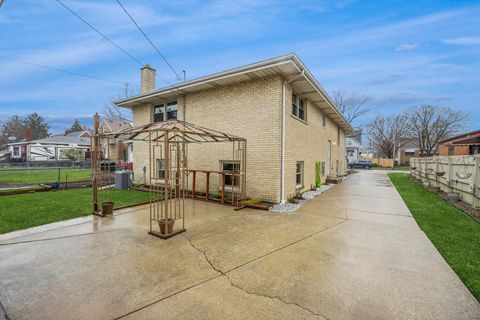 Tiny photo for 4230 Prairie Avenue, Brookfield, IL 60513 (MLS # 12610779)
