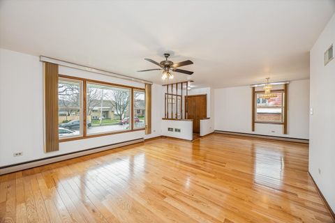 Tiny photo for 4230 Prairie Avenue, Brookfield, IL 60513 (MLS # 12610779)