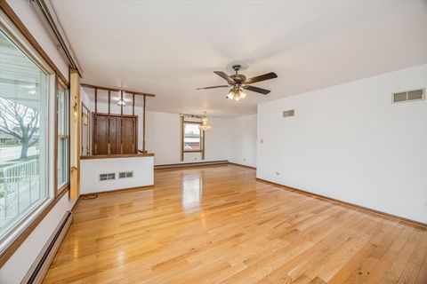 Tiny photo for 4230 Prairie Avenue, Brookfield, IL 60513 (MLS # 12610779)