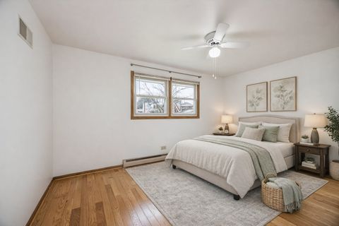 Tiny photo for 4230 Prairie Avenue, Brookfield, IL 60513 (MLS # 12610779)