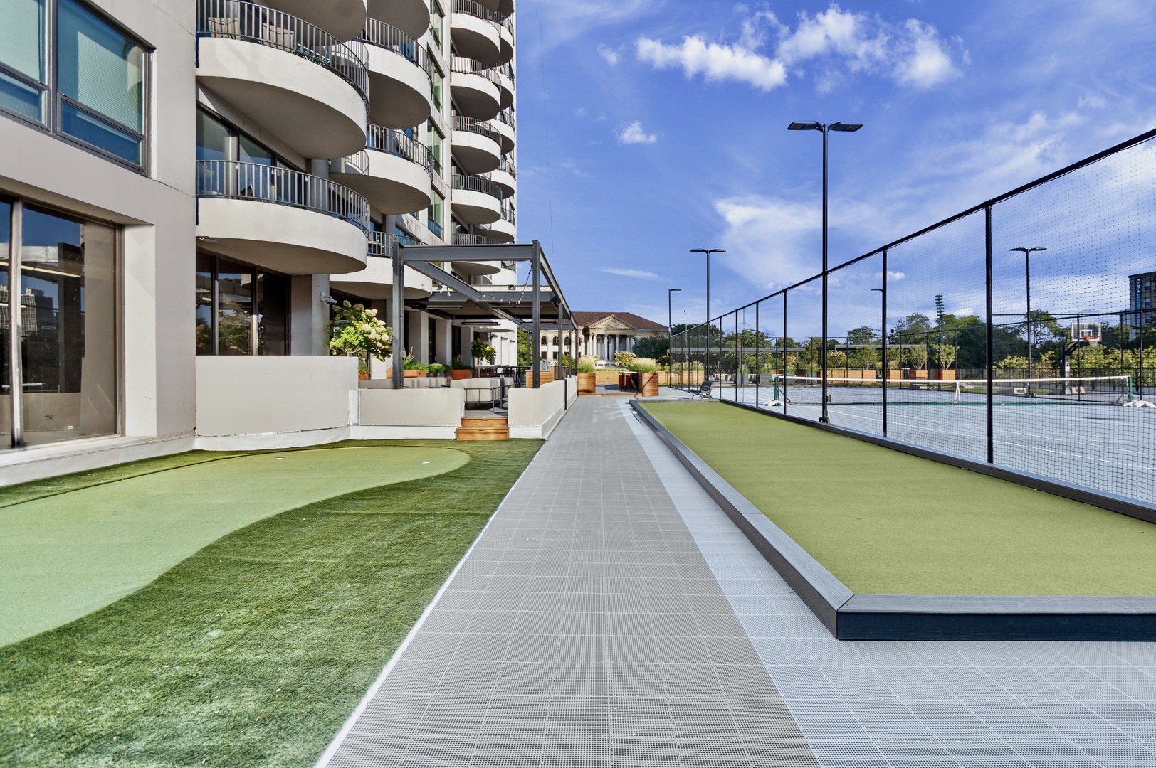 2020 N LINCOLN PARK WEST 25G