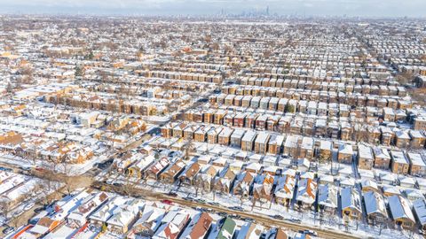 Tiny photo for 1816 Clinton Avenue, Berwyn, IL 60402 (MLS # 12534018)