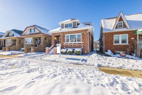 Photo of 1816 Clinton Avenue, Berwyn, IL 60402 (MLS # 12534018)