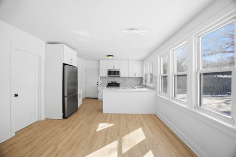 Tiny photo for 2908 Oakwood Avenue, McHenry, IL 60051 (MLS # 12595636)