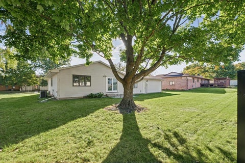 Tiny photo for 104 Surrey Court, Monticello, IL 61856 (MLS # 12785011)