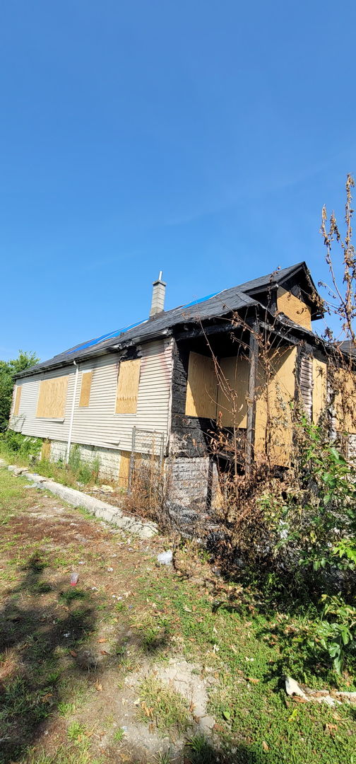 7239 S Marshfield Avenue