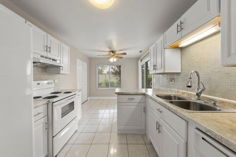 Tiny photo for 861 YOSEMITE Trail #B, Roselle, IL 60172 (MLS # 12762495)