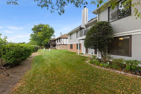 Tiny photo for 861 YOSEMITE Trail #B, Roselle, IL 60172 (MLS # 12762495)