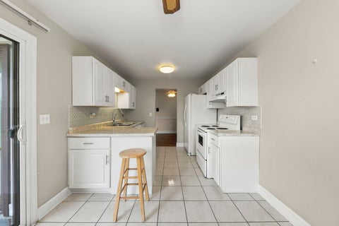 Tiny photo for 861 YOSEMITE Trail #B, Roselle, IL 60172 (MLS # 12762495)