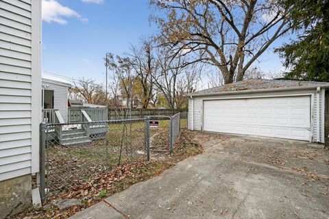 Tiny photo for 2049 N Hawthorne Avenue, Melrose Park, IL 60164 (MLS # 12520998)