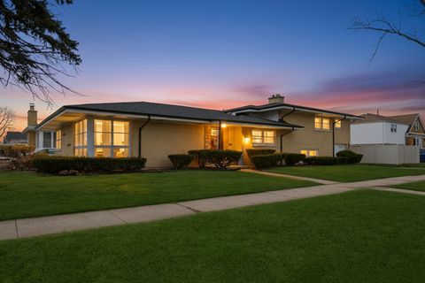 Tiny photo for 10800 S Tripp Avenue, Oak Lawn, IL 60453 (MLS # 12562026)