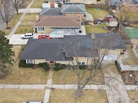 Tiny photo for 10800 S Tripp Avenue, Oak Lawn, IL 60453 (MLS # 12562026)