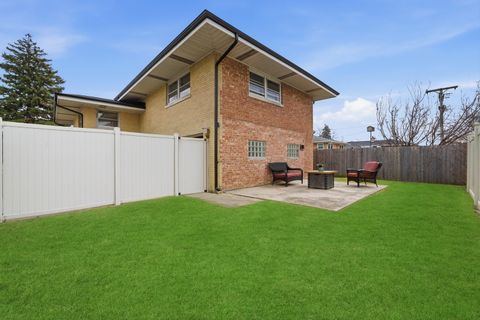 Tiny photo for 10800 S Tripp Avenue, Oak Lawn, IL 60453 (MLS # 12562026)