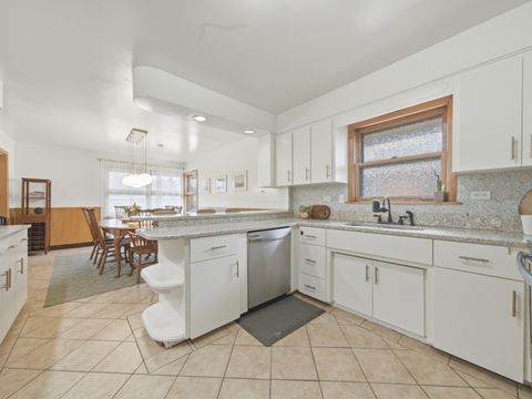 Tiny photo for 10800 S Tripp Avenue, Oak Lawn, IL 60453 (MLS # 12562026)