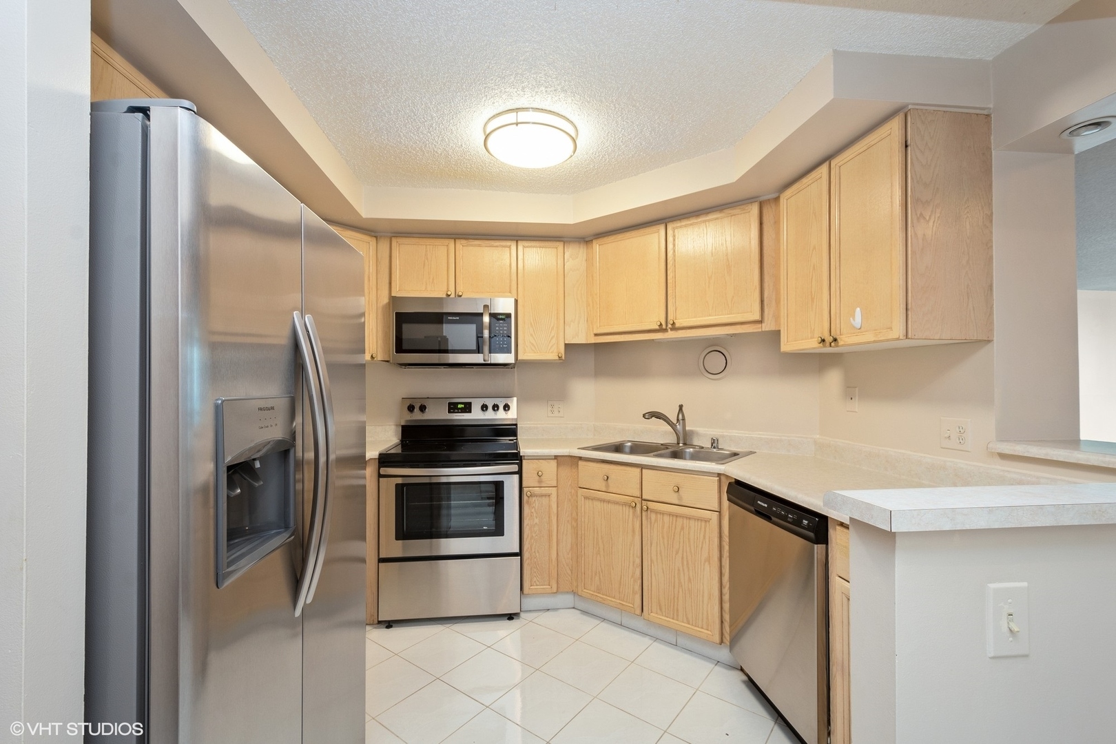 195 N HARBOR Drive 2505