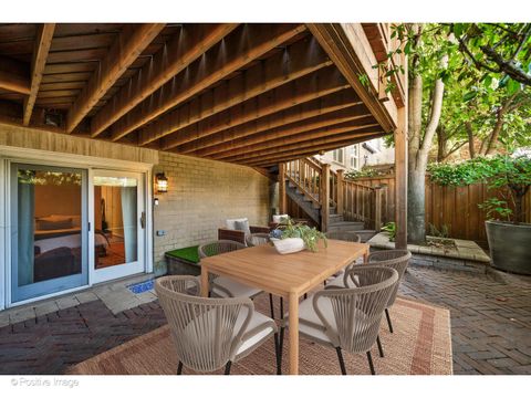 Tiny photo for 2124 N Lakewood Avenue, Chicago, IL 60614 (MLS # 12489560)