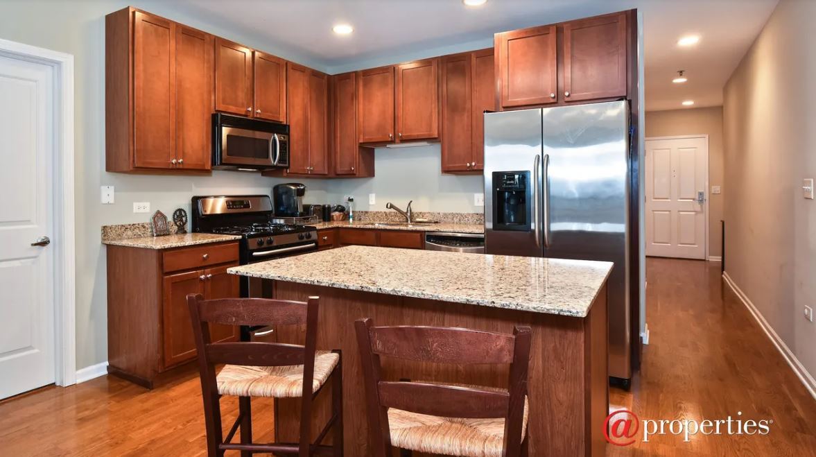 828 W Grace Street 808