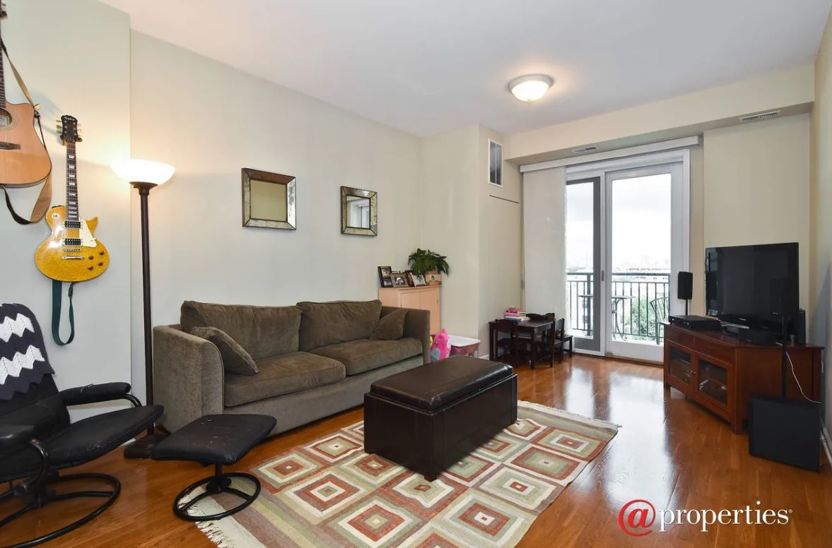 828 W Grace Street 808