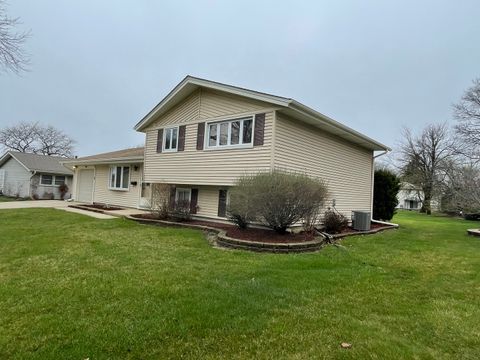 Tiny photo for 900 Georgean Lane, Schaumburg, IL 60193 (MLS # 12612192)