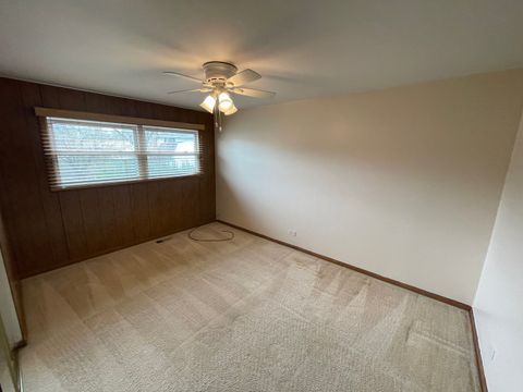 Tiny photo for 900 Georgean Lane, Schaumburg, IL 60193 (MLS # 12612192)