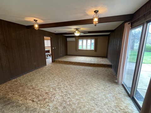 Tiny photo for 900 Georgean Lane, Schaumburg, IL 60193 (MLS # 12612192)