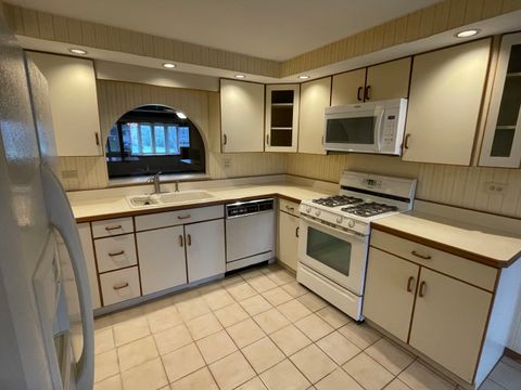 Tiny photo for 900 Georgean Lane, Schaumburg, IL 60193 (MLS # 12612192)