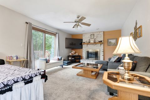 Tiny photo for 1525 Sandburg Drive, Schaumburg, IL 60173 (MLS # 12496288)