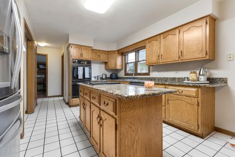 Tiny photo for 1525 Sandburg Drive, Schaumburg, IL 60173 (MLS # 12496288)