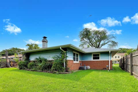 Tiny photo for 75 Ridgewood Road, Elk Grove Village, IL 60007 (MLS # 12733366)