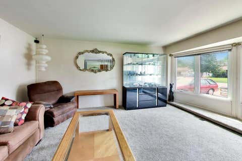 Tiny photo for 75 Ridgewood Road, Elk Grove Village, IL 60007 (MLS # 12733366)