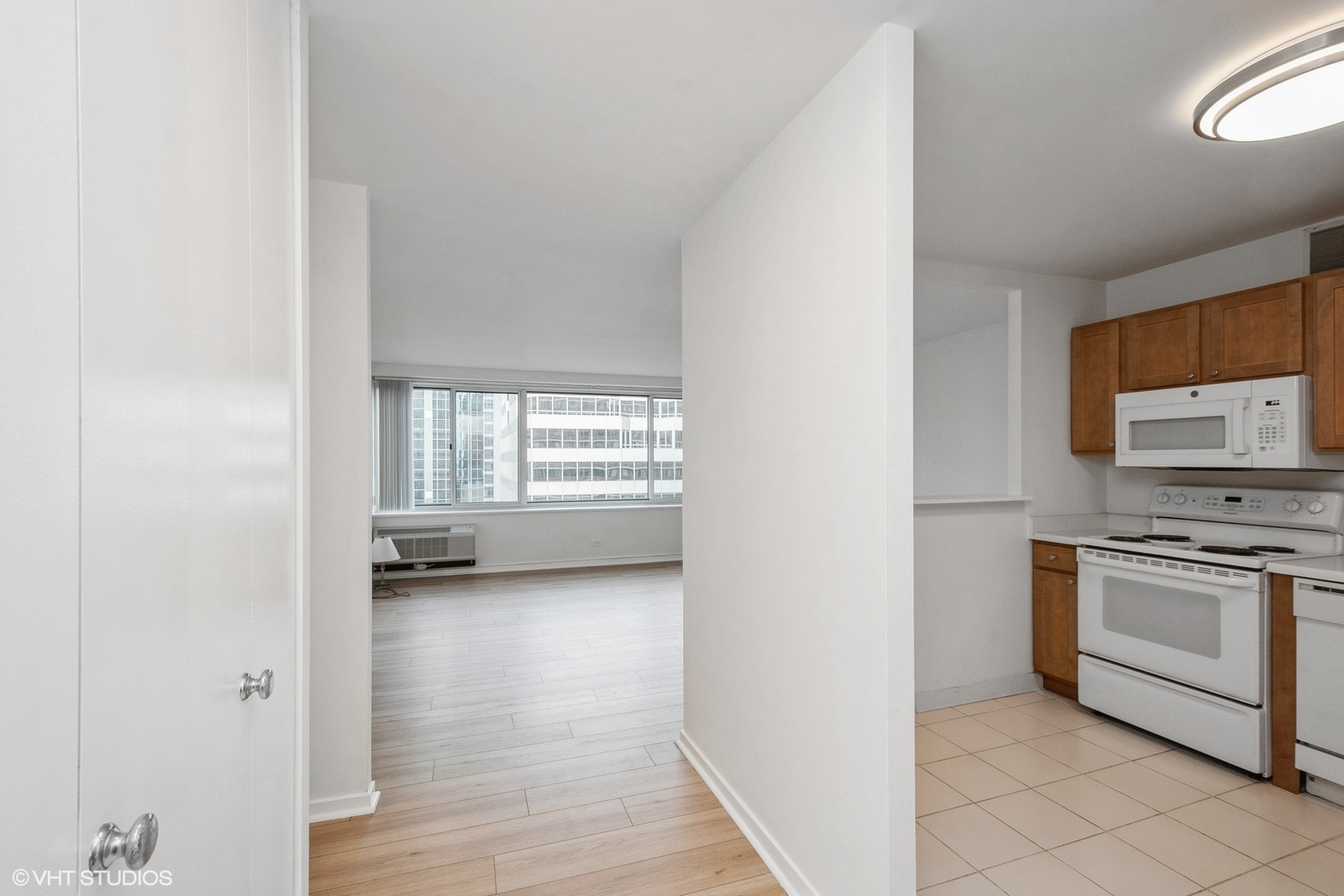 211 E Ohio Street 2107