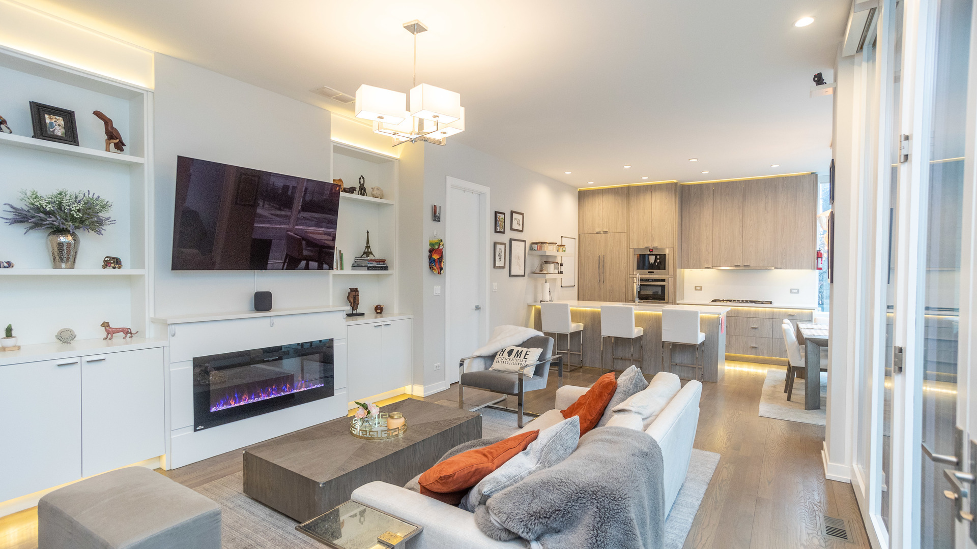 1947 W Diversey Parkway 101