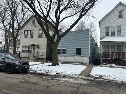 Tiny photo for 8752 S Exchange Avenue, Chicago, IL 60617 (MLS # 12561328)