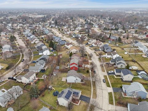 Tiny photo for 304 E Harvard Circle, South Elgin, IL 60177 (MLS # 12584975)