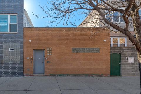 526 N Ashland Avenue Chicago IL 60622