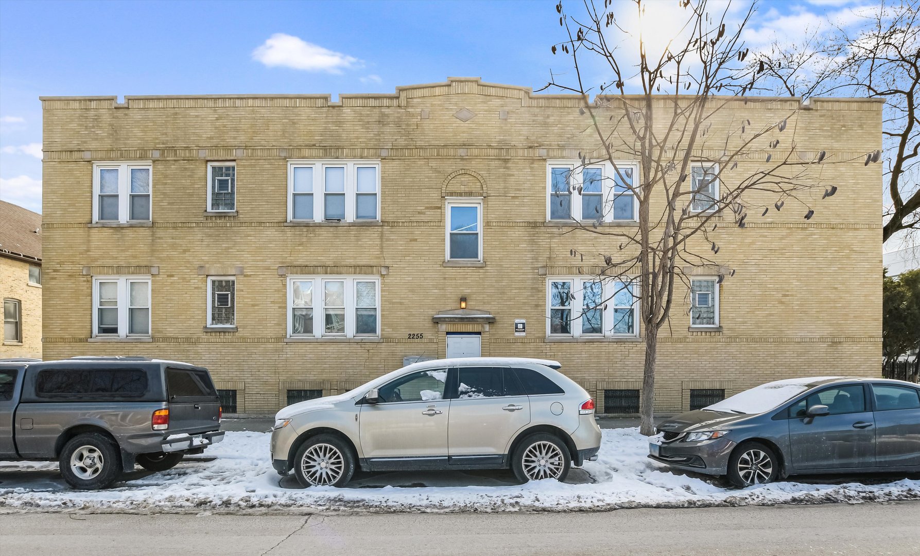 2255 W Shakespeare Avenue