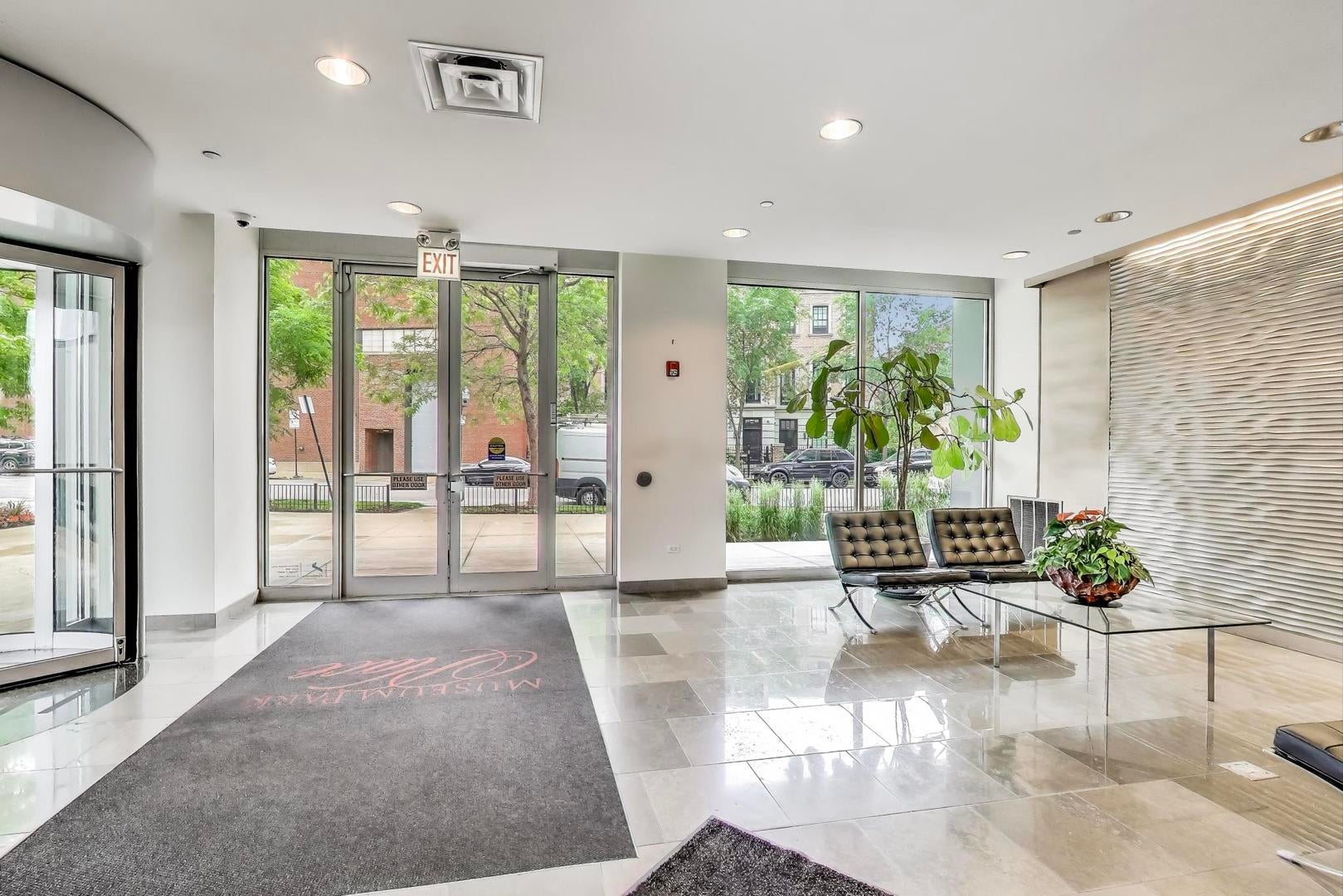 1841 S Calumet Avenue 2105
