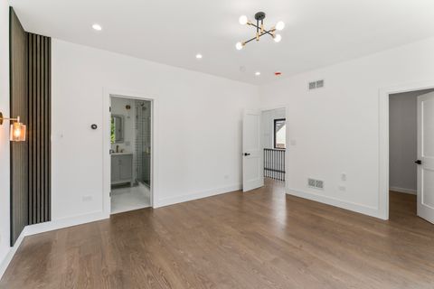 Tiny photo for 5944 N Knox Avenue, Chicago, IL 60646 (MLS # 12524702)