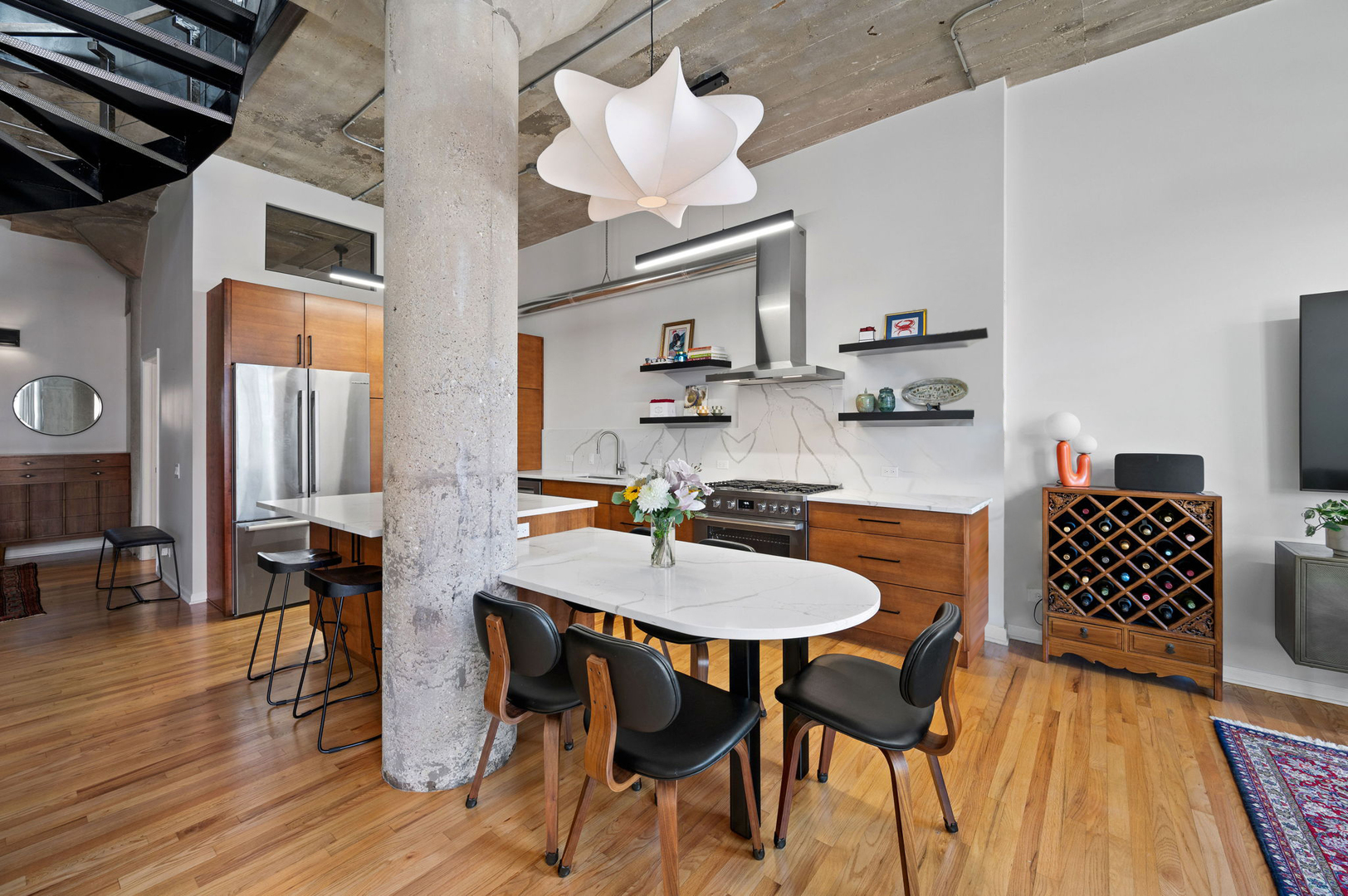 17 N Loomis Street 4D