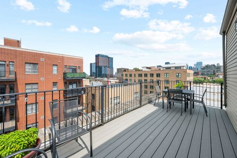 Tiny photo for 17 N Loomis Street #4D, Chicago, IL 60607 (MLS # 12585704)