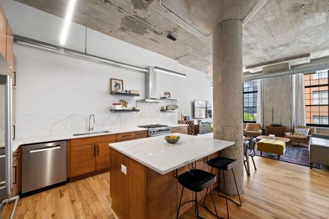 Tiny photo for 17 N Loomis Street #4D, Chicago, IL 60607 (MLS # 12585704)