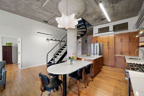 Tiny photo for 17 N Loomis Street #4D, Chicago, IL 60607 (MLS # 12585704)