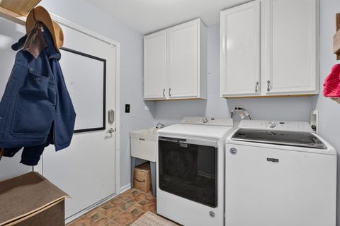 Tiny photo for 2067 Stephen Street, Aurora, IL 60502 (MLS # 12672854)