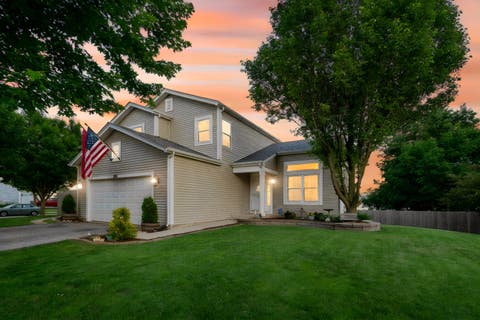 Photo of 2067 Stephen Street, Aurora, IL 60502 (MLS # 12672854)