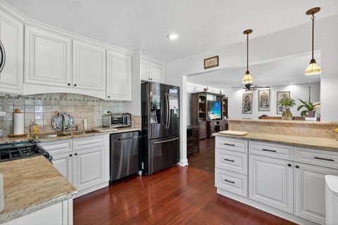 Tiny photo for 183 Saint Marys Parkway, Buffalo Grove, IL 60089 (MLS # 12478881)