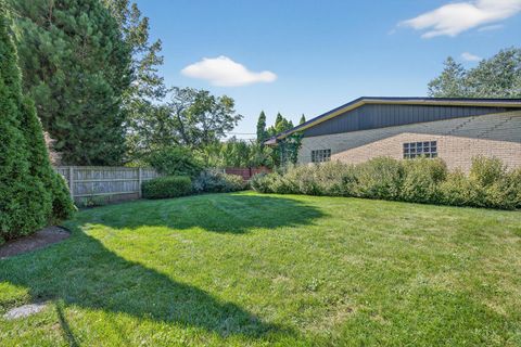 Tiny photo for 183 Saint Marys Parkway, Buffalo Grove, IL 60089 (MLS # 12478881)