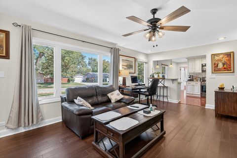 Tiny photo for 183 Saint Marys Parkway, Buffalo Grove, IL 60089 (MLS # 12478881)