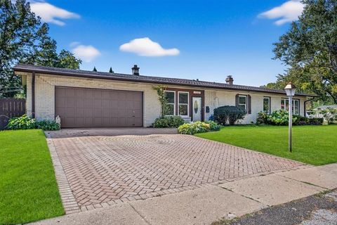Tiny photo for 183 Saint Marys Parkway, Buffalo Grove, IL 60089 (MLS # 12478881)