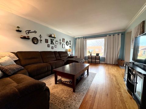 Tiny photo for 2841 W 100th Place, Evergreen Park, IL 60805 (MLS # 12546006)